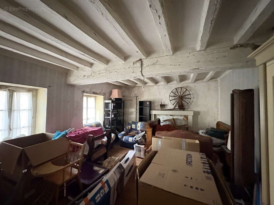 Maison à AILLIERES-BEAUVOIR