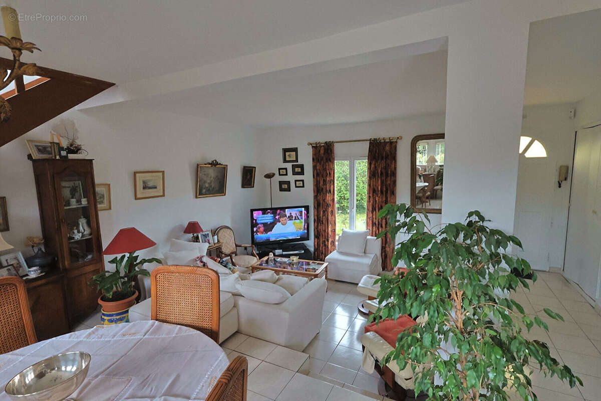 Maison à SAINT-JOUAN-DES-GUERETS