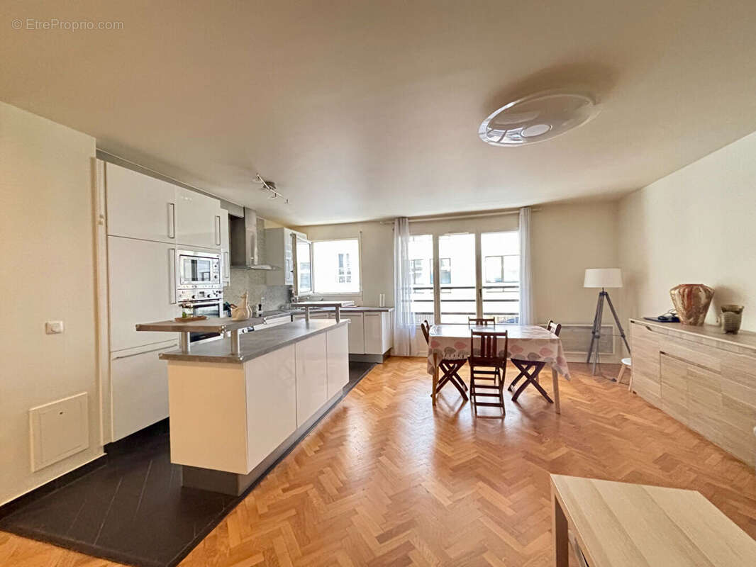 Appartement à LEVALLOIS-PERRET
