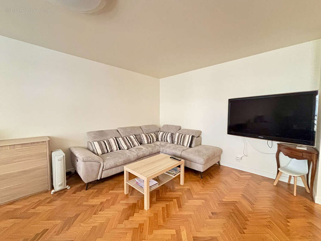 Appartement à LEVALLOIS-PERRET