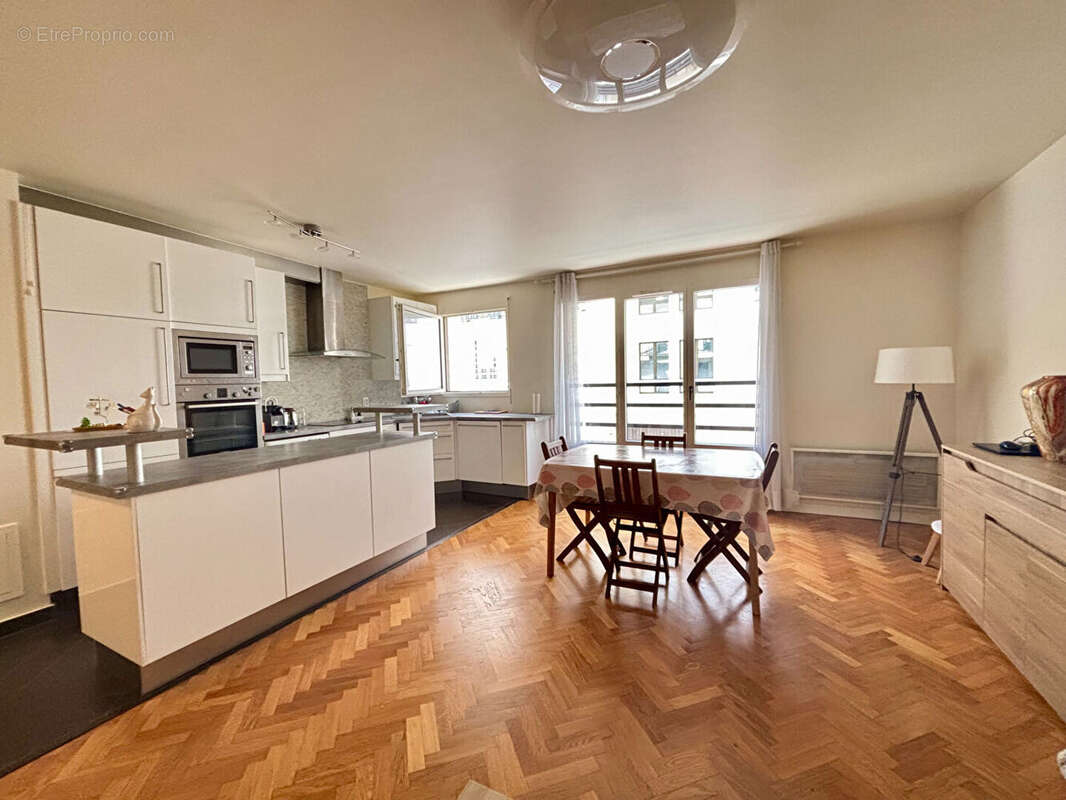 Appartement à LEVALLOIS-PERRET