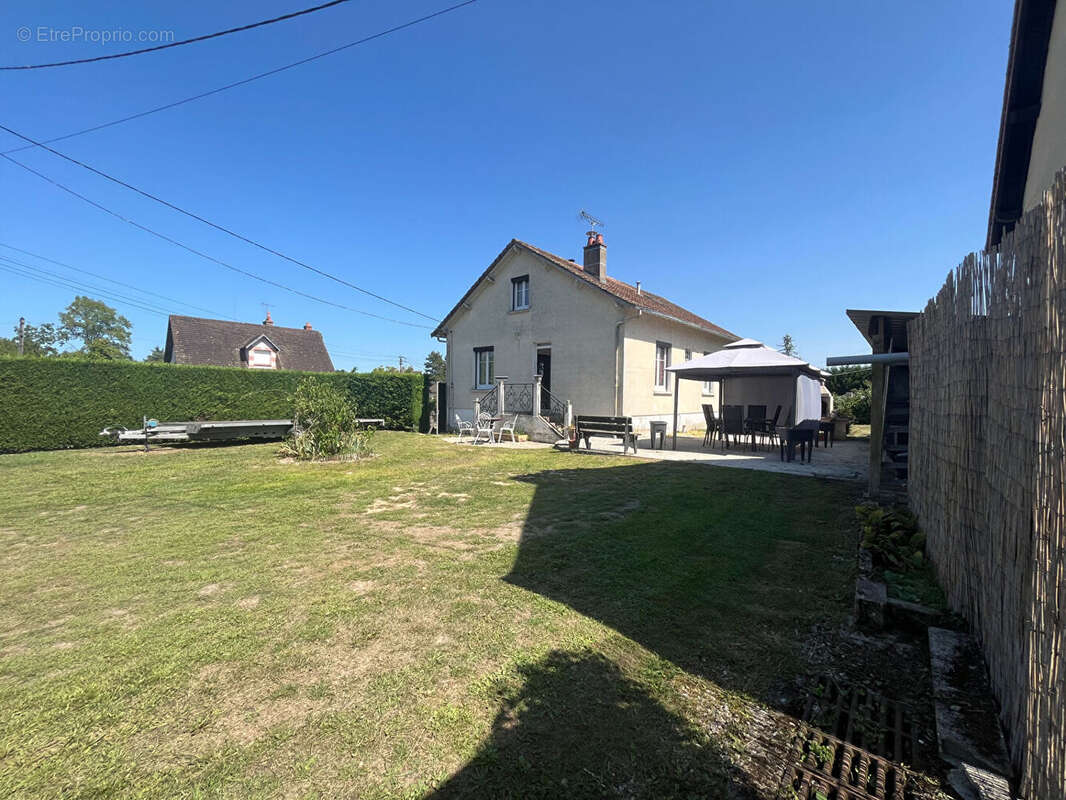 Maison à BRINON-SUR-SAULDRE