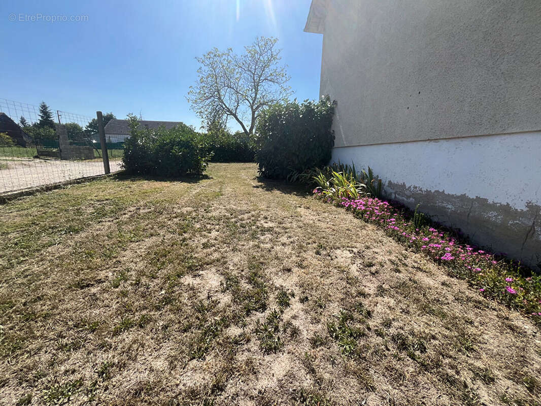 Maison à BRINON-SUR-SAULDRE