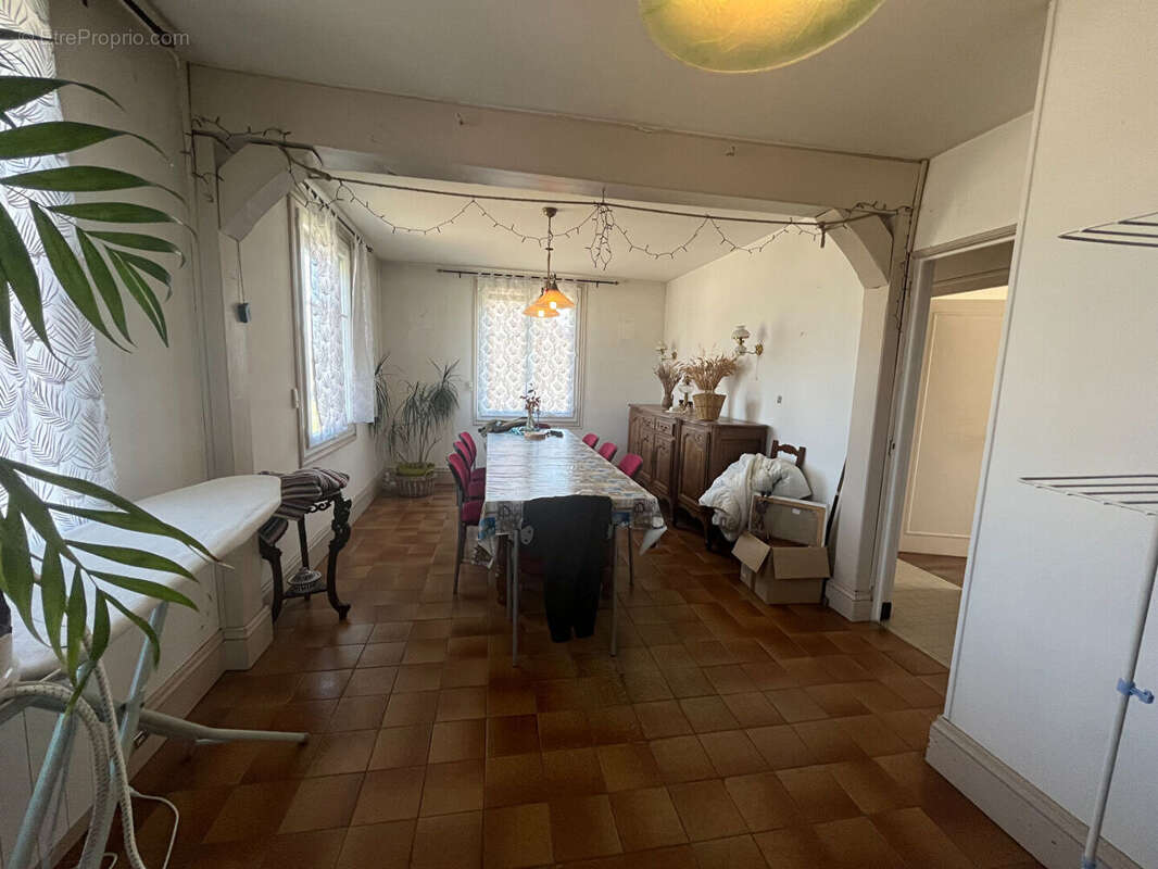 Maison à BRINON-SUR-SAULDRE