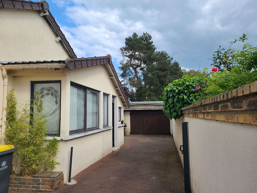 Maison à FONTENAY-LE-FLEURY