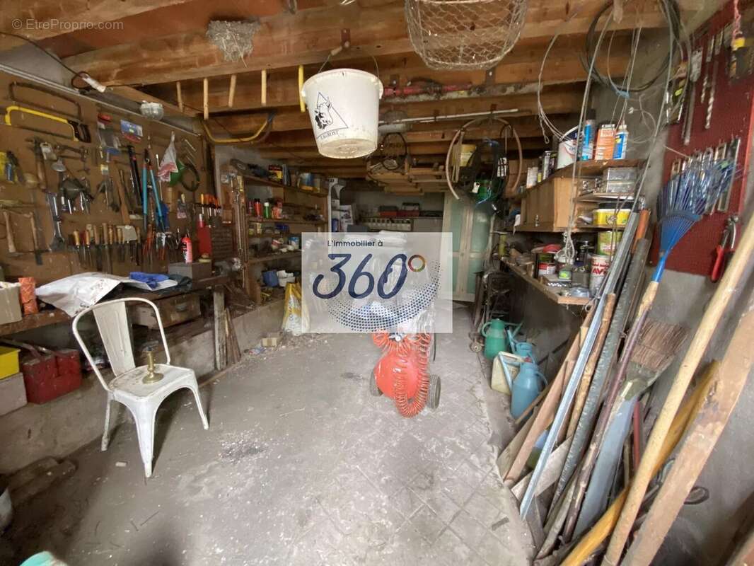 Maison à MONTAGNY-SUR-GROSNE