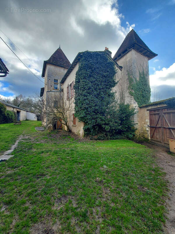 Maison à CHAMPAGNAC-DE-BELAIR