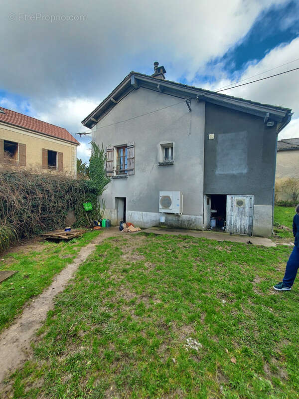 Maison à CHAMPAGNAC-DE-BELAIR