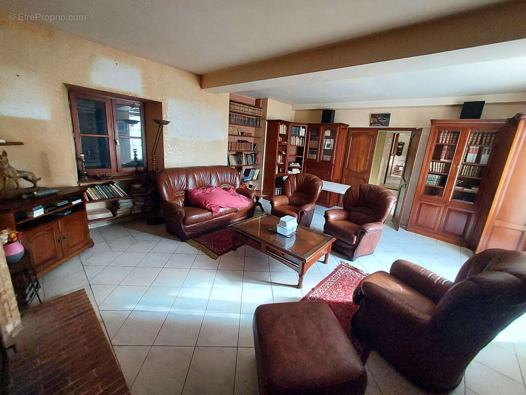 Maison à CHAMPAGNAC-DE-BELAIR