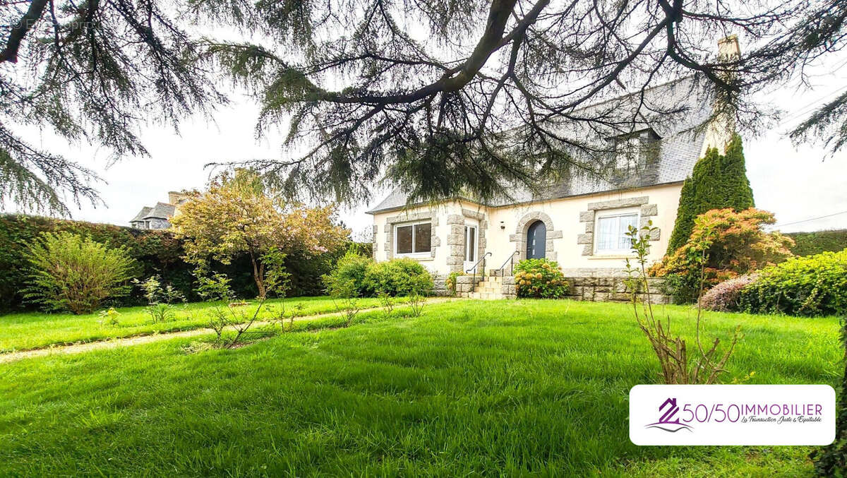 Maison à PLOUZEVEDE