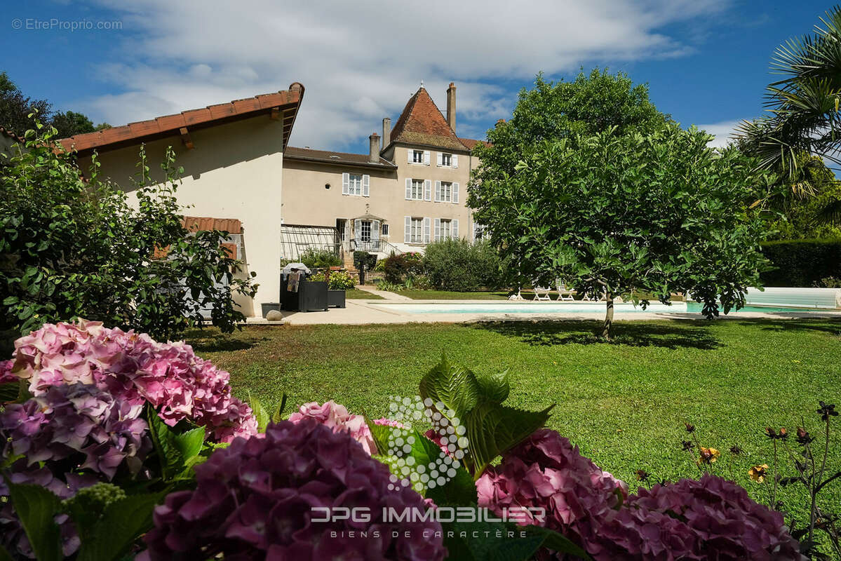 Maison à LA ROCHE-VINEUSE
