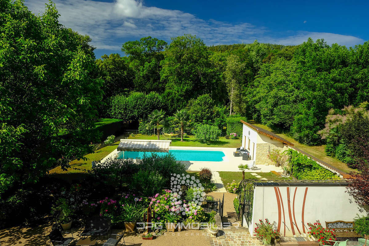 Maison à LA ROCHE-VINEUSE