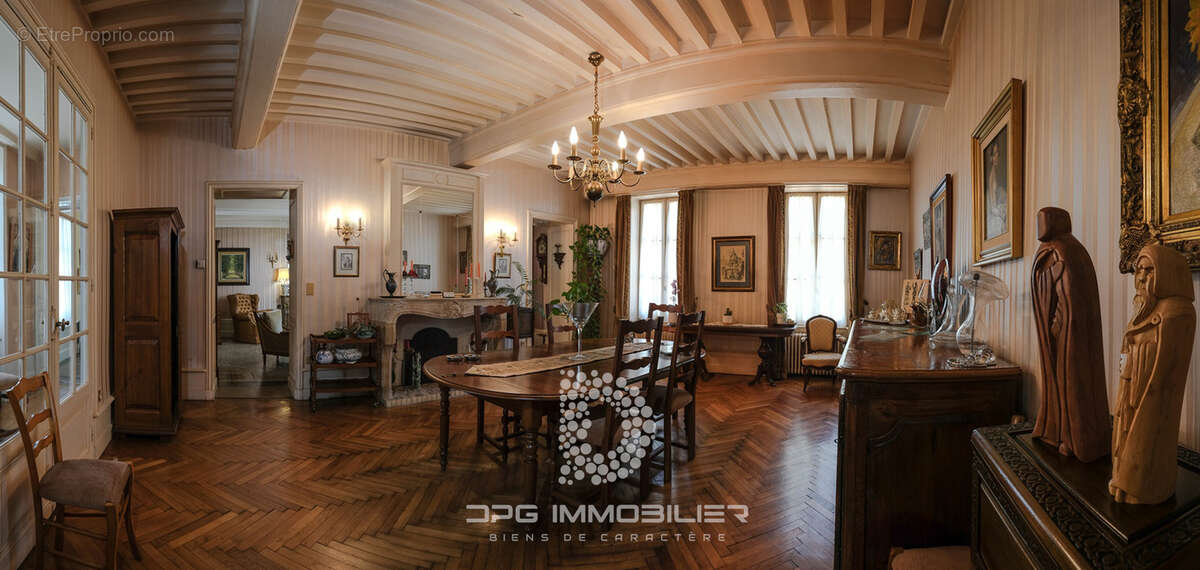 Maison à LA ROCHE-VINEUSE