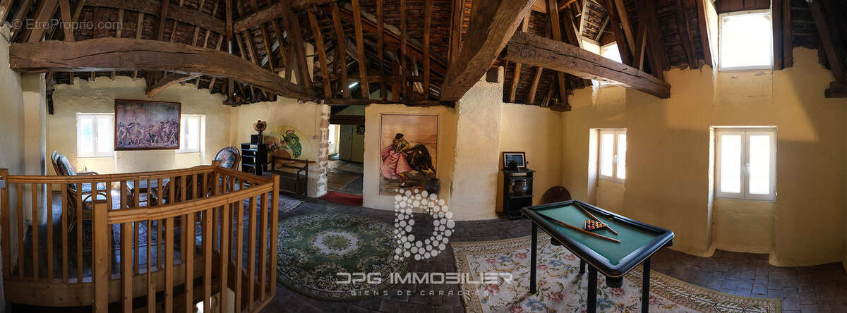 Maison à LA ROCHE-VINEUSE