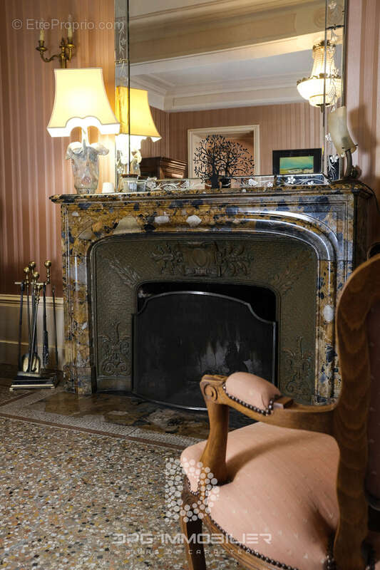 Maison à LA ROCHE-VINEUSE