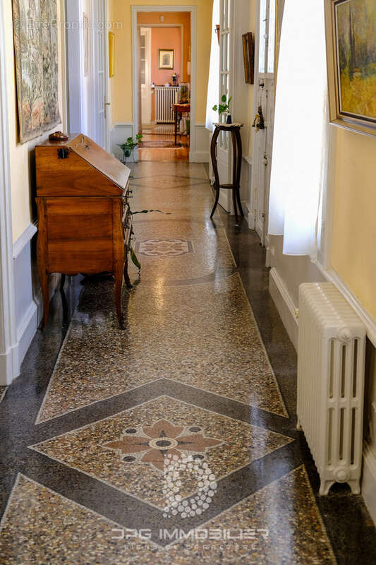 Maison à LA ROCHE-VINEUSE