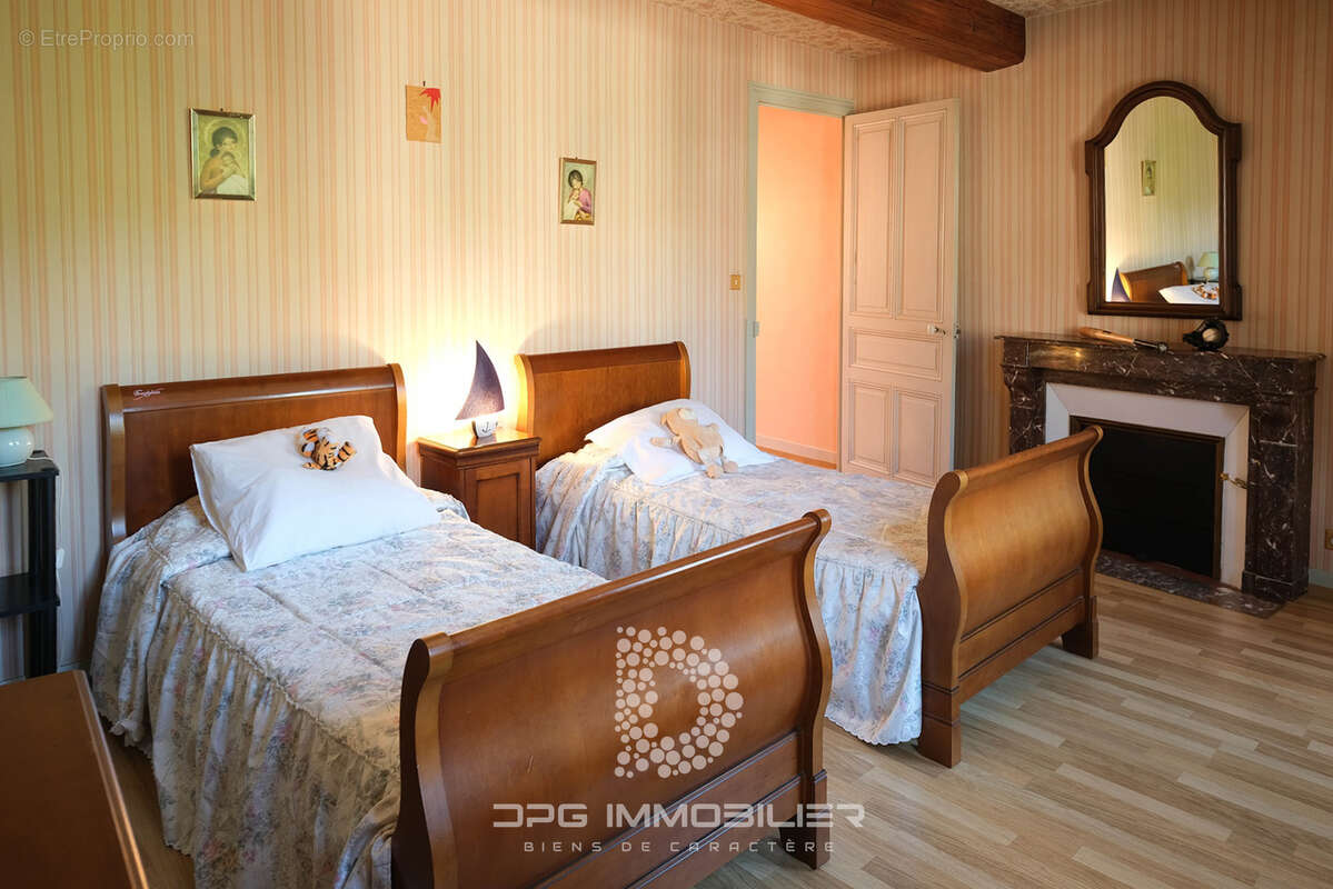 Maison à LA ROCHE-VINEUSE