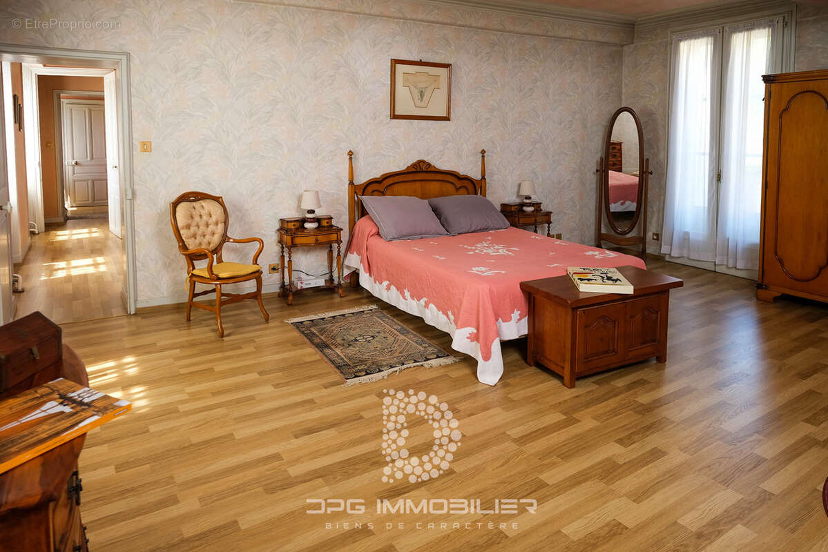 Maison à LA ROCHE-VINEUSE