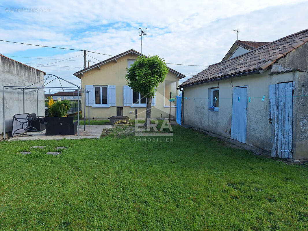 Maison à MONTPON-MENESTEROL