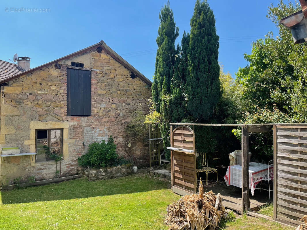 Maison à LA CLAYETTE
