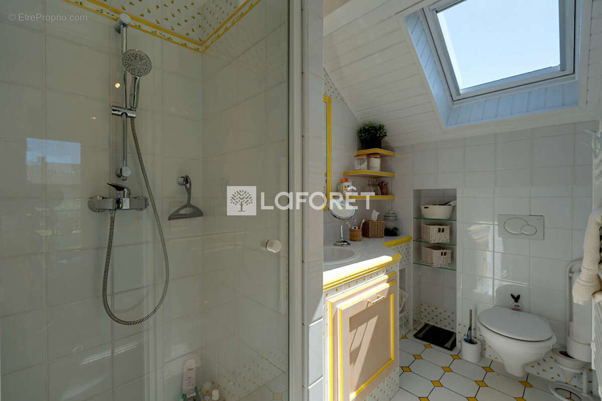 Maison à NEUVECELLE