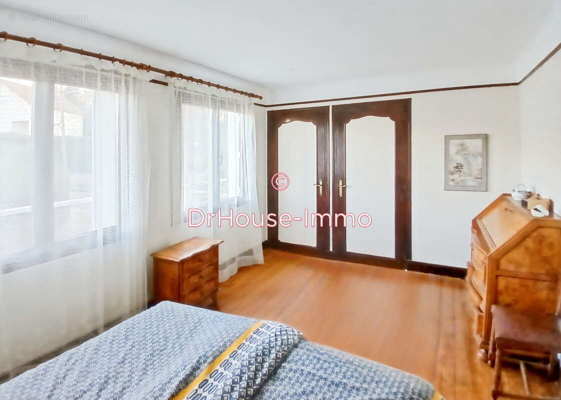 Maison à BURES-SUR-YVETTE