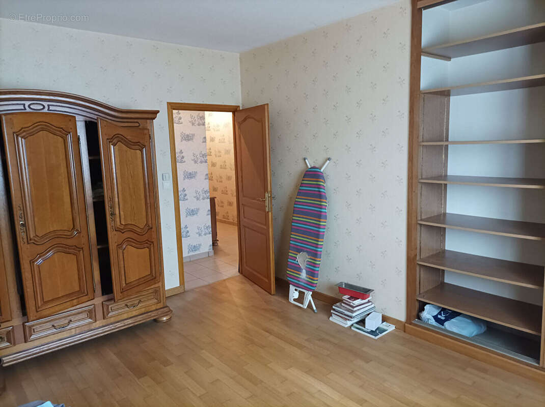 Maison à MOY-DE-L&#039;AISNE