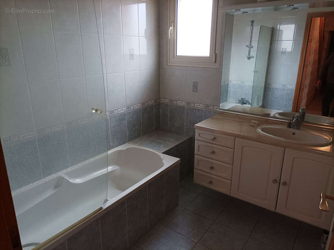 Maison à MOY-DE-L&#039;AISNE