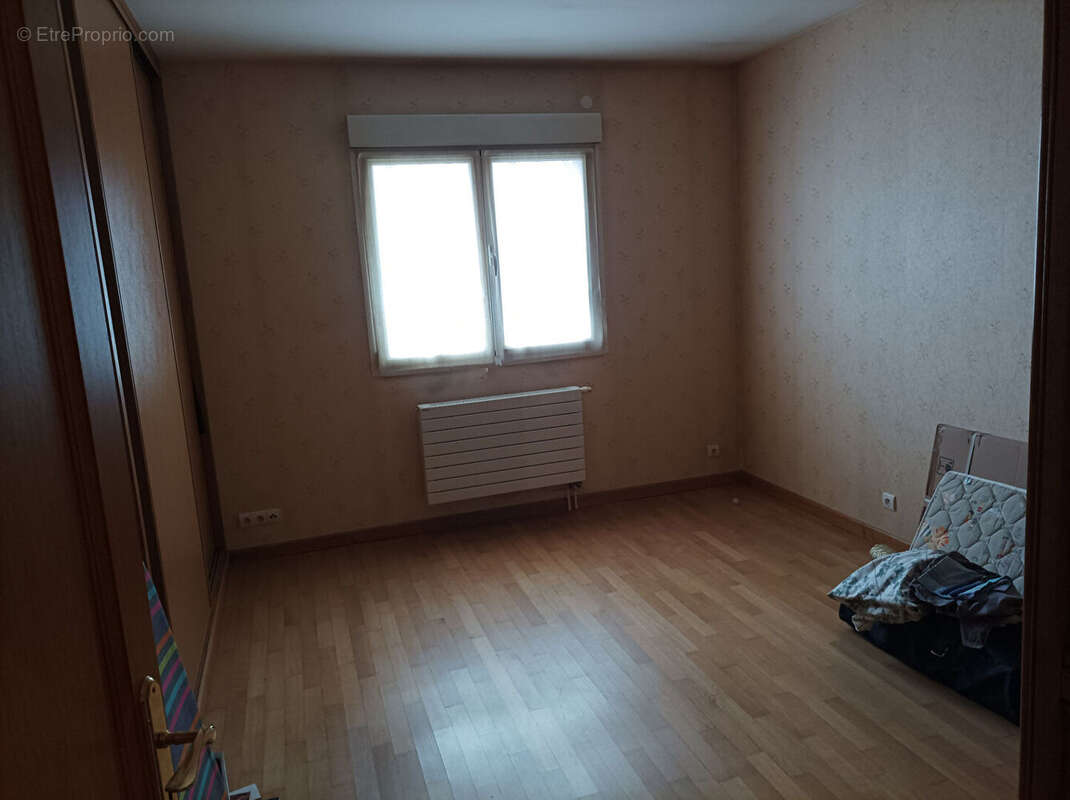 Maison à MOY-DE-L&#039;AISNE