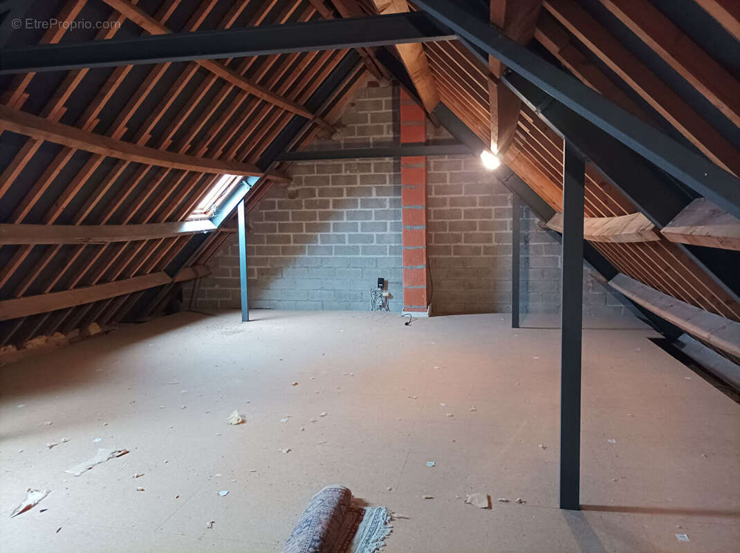 Maison à MOY-DE-L&#039;AISNE