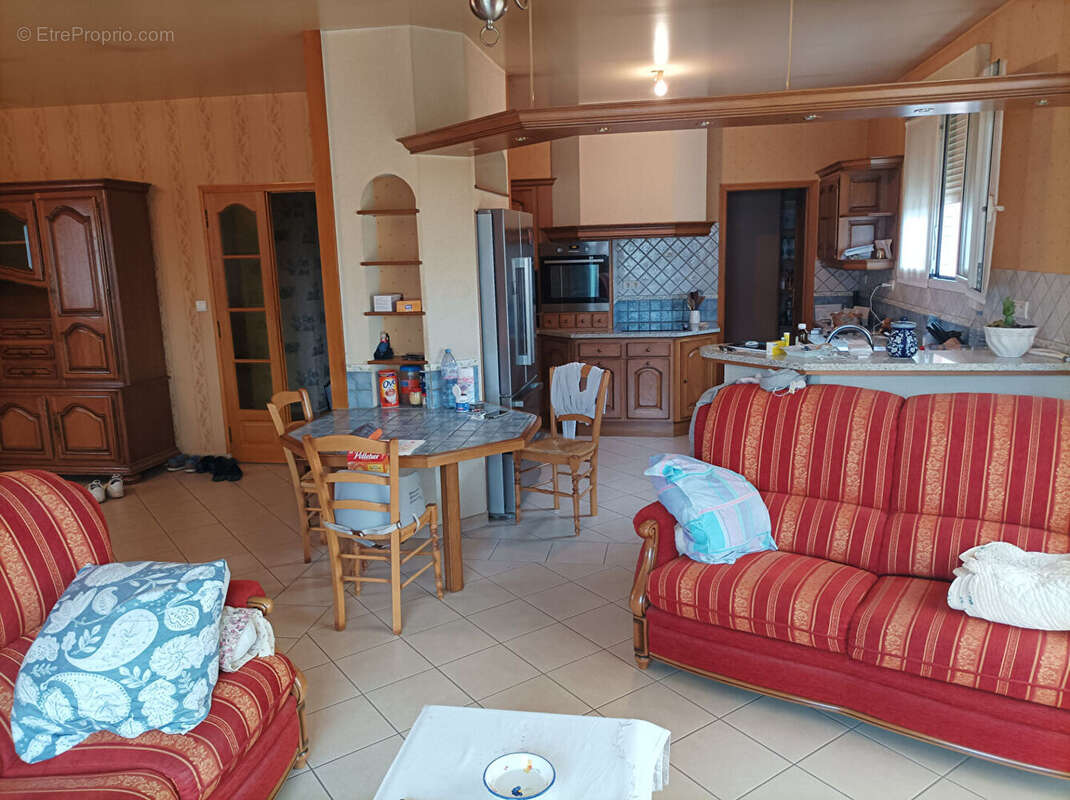 Maison à MOY-DE-L&#039;AISNE