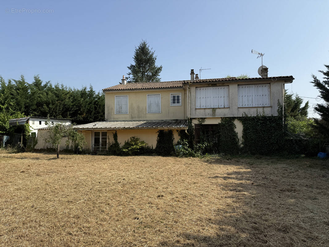 Maison à SAINT-SULPICE-DE-FALEYRENS
