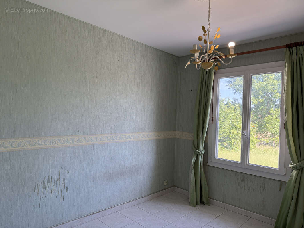 Maison à SAINT-SULPICE-DE-FALEYRENS