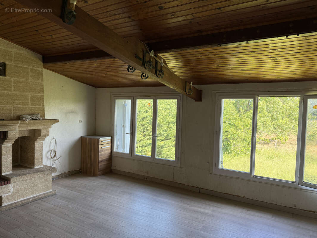 Maison à SAINT-SULPICE-DE-FALEYRENS