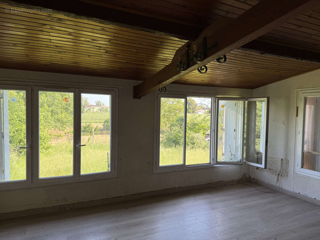 Maison à SAINT-SULPICE-DE-FALEYRENS