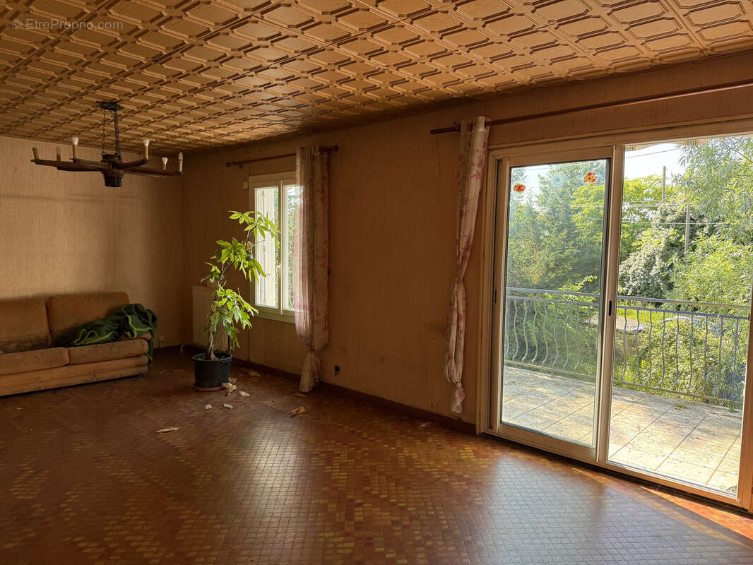 Maison à SAINT-SULPICE-DE-FALEYRENS