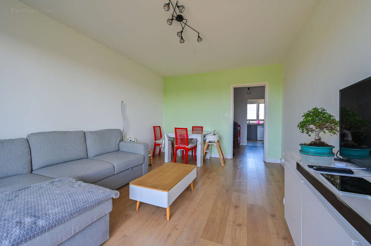 Appartement à SAINT-MAUR-DES-FOSSES