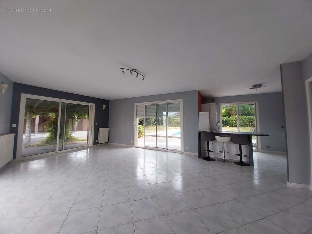 Maison à AYGUEMORTE-LES-GRAVES