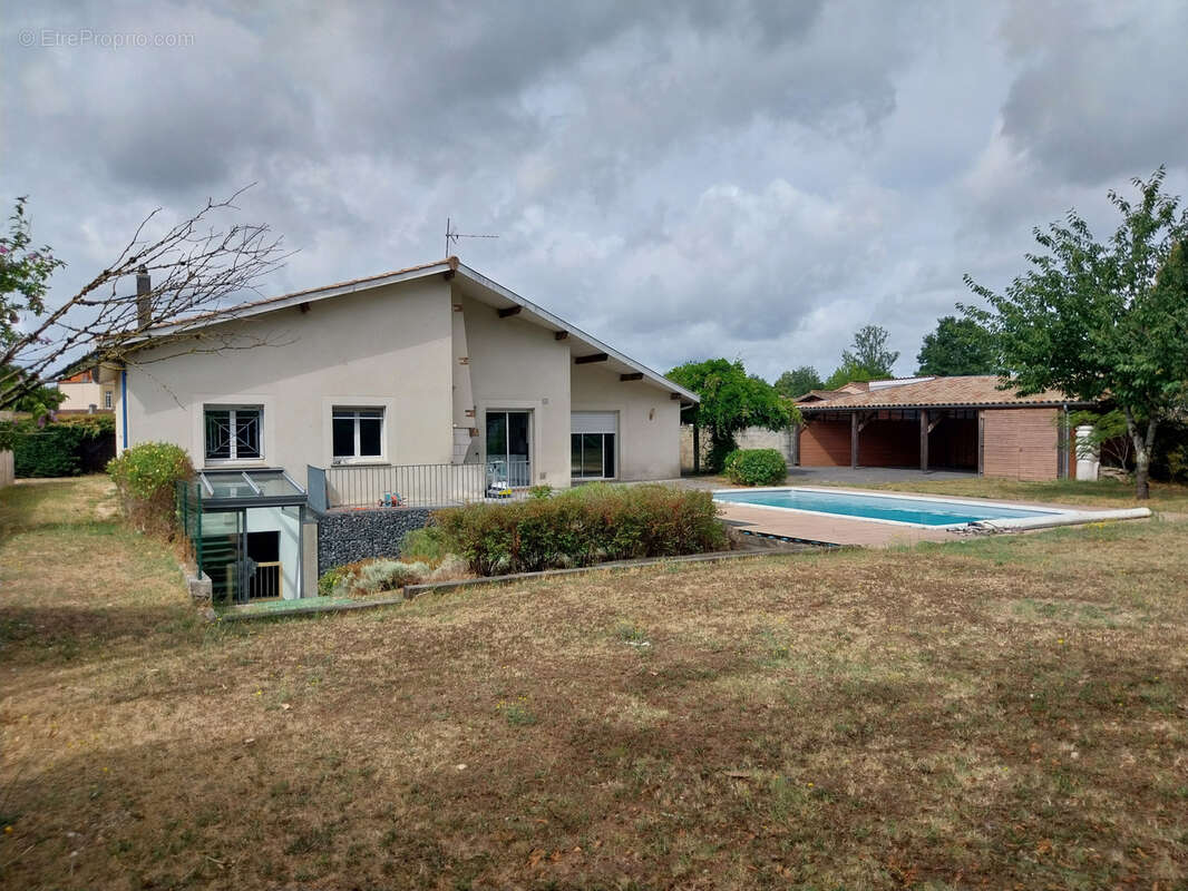 Maison à SAINT-MEDARD-D&#039;EYRANS