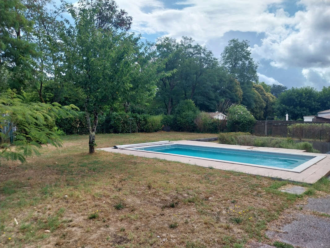 Maison à SAINT-MEDARD-D&#039;EYRANS