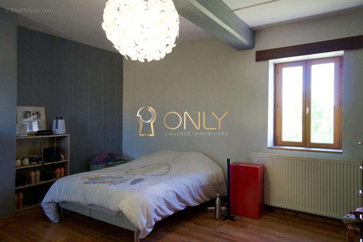 Maison à MARCILLY-D&#039;AZERGUES