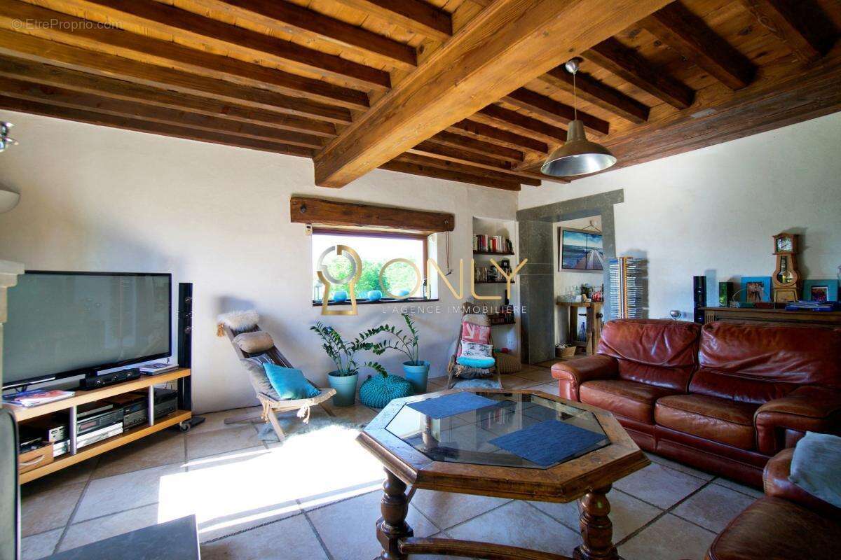 Maison à MARCILLY-D&#039;AZERGUES