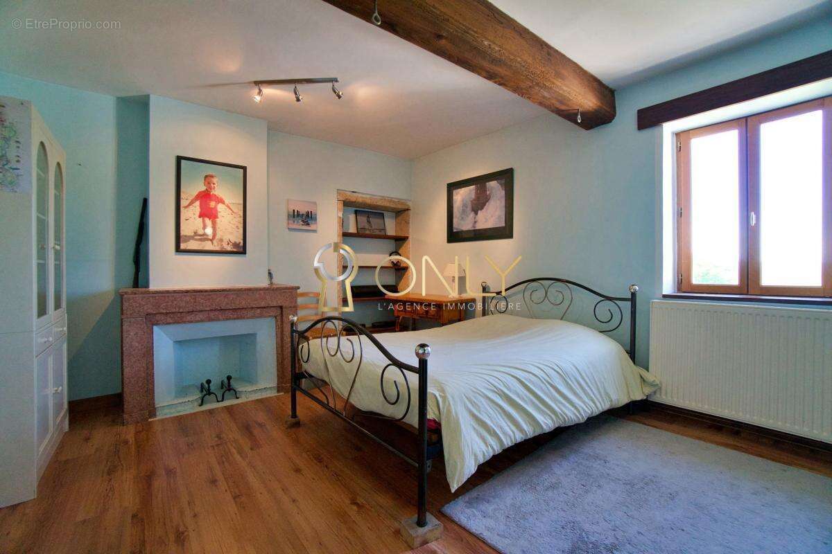 Maison à MARCILLY-D&#039;AZERGUES