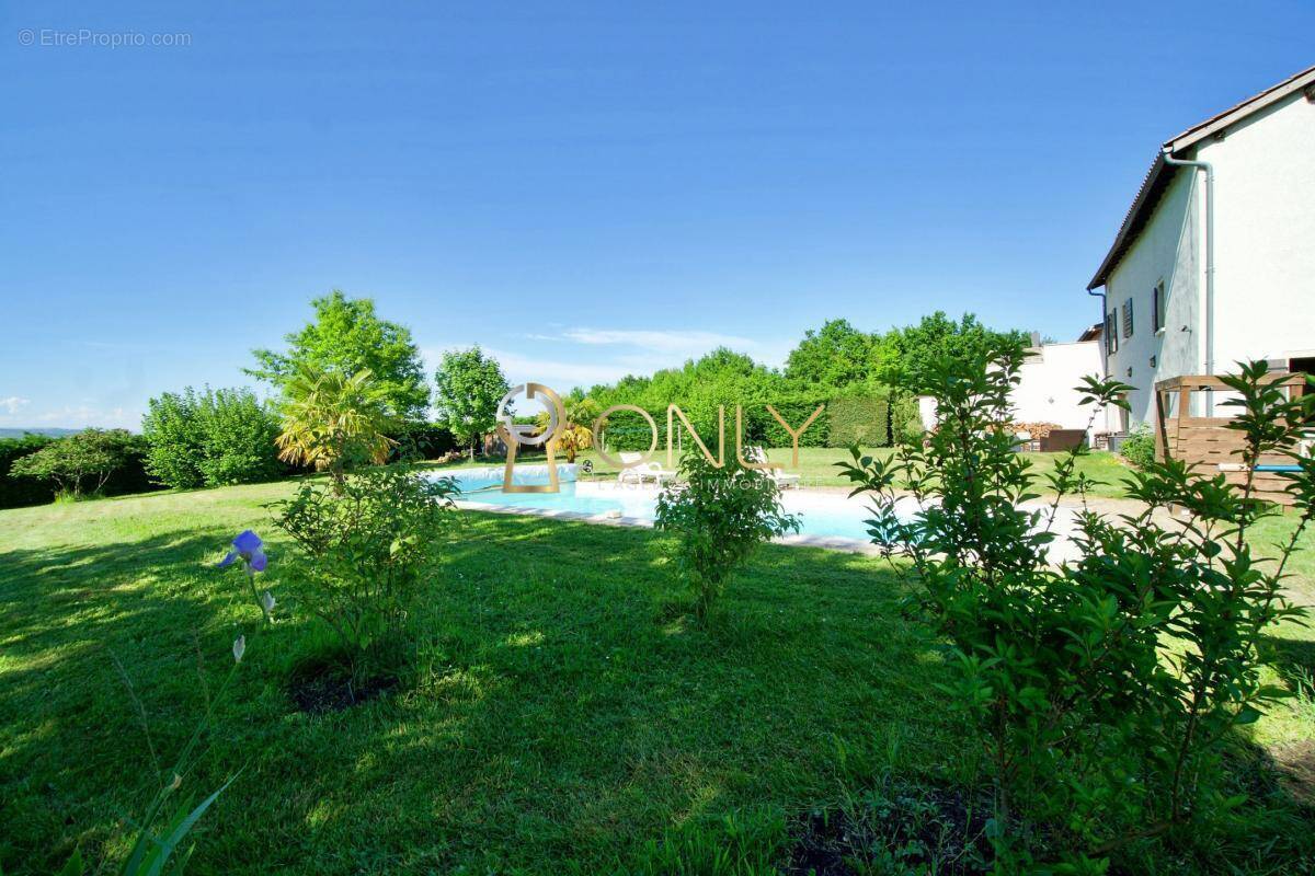 Maison à MARCILLY-D&#039;AZERGUES