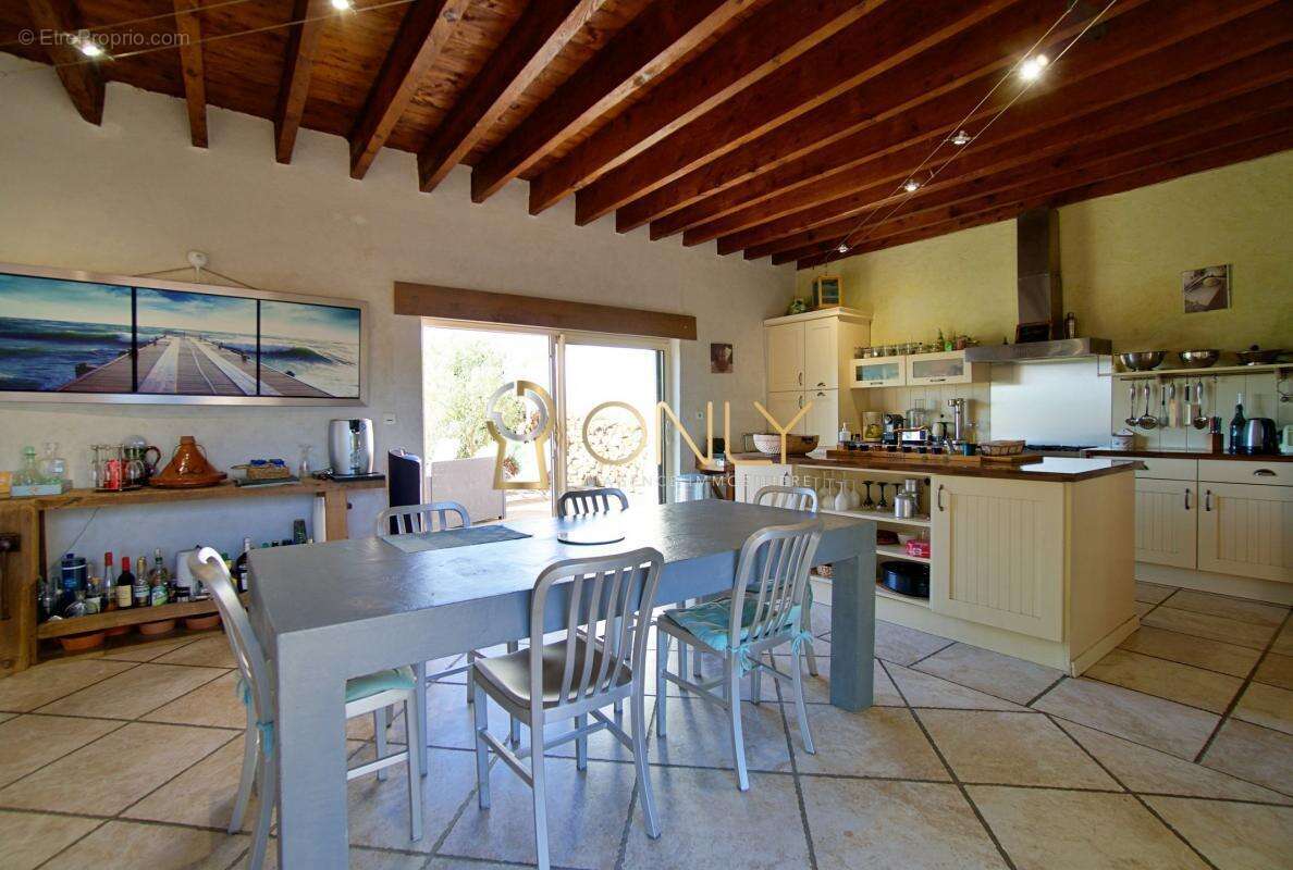 Maison à MARCILLY-D&#039;AZERGUES