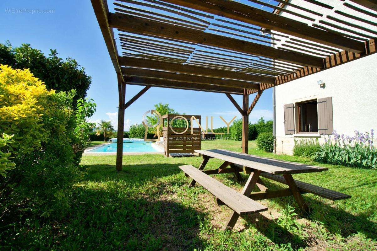 Maison à MARCILLY-D&#039;AZERGUES