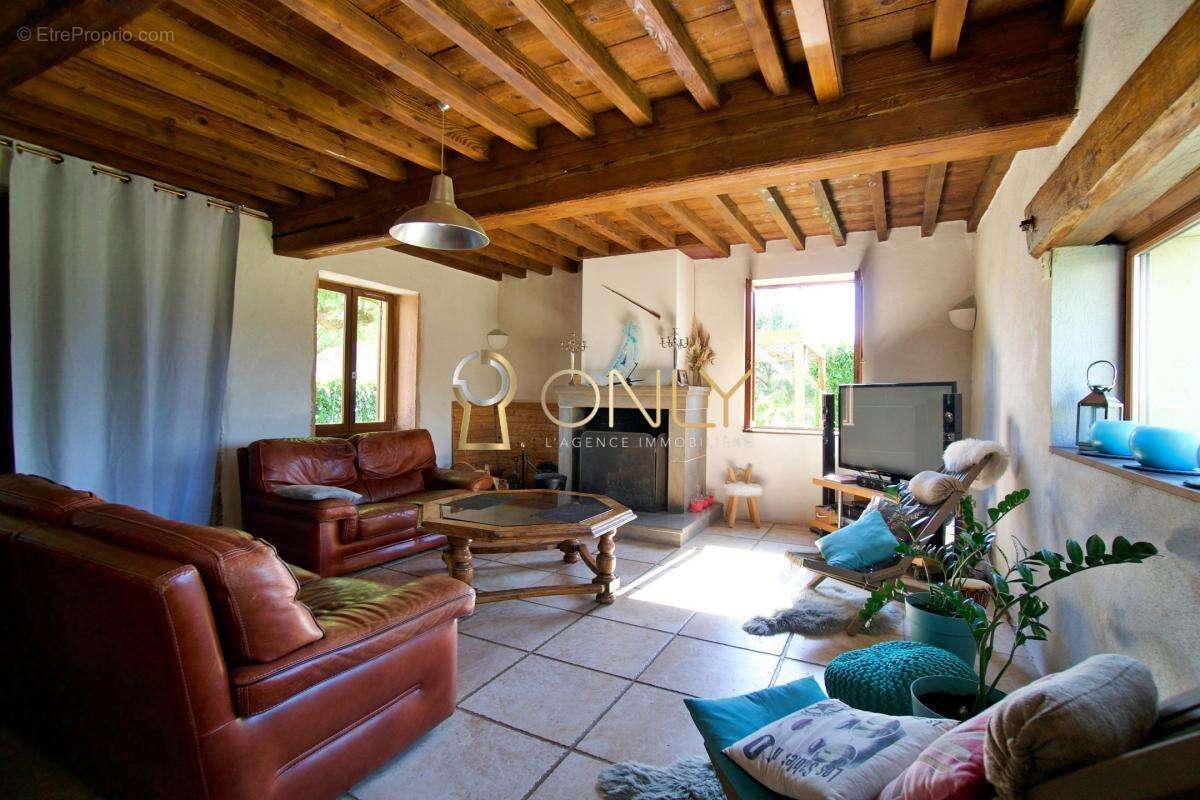 Maison à MARCILLY-D&#039;AZERGUES