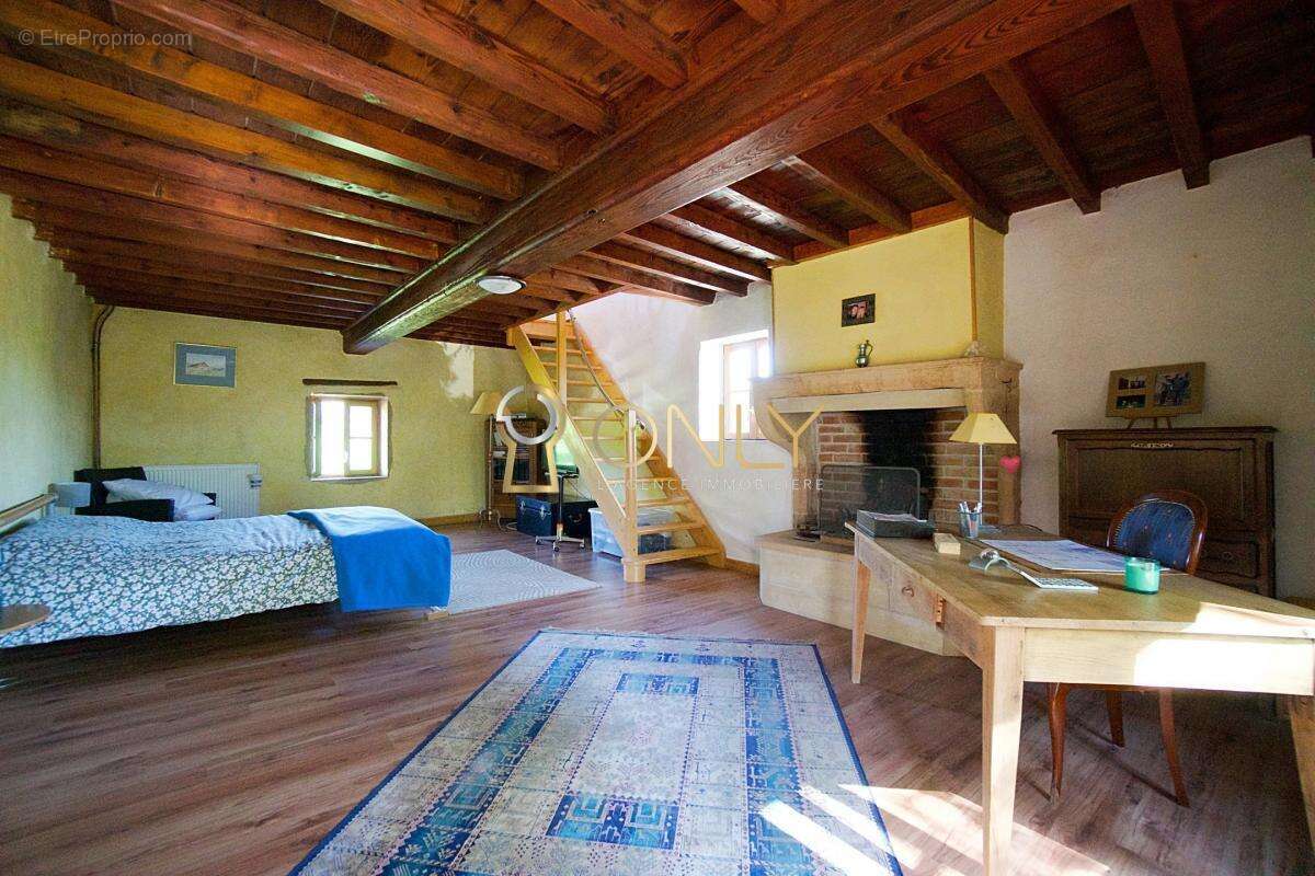 Maison à MARCILLY-D&#039;AZERGUES