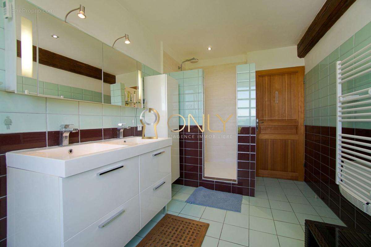 Maison à MARCILLY-D&#039;AZERGUES