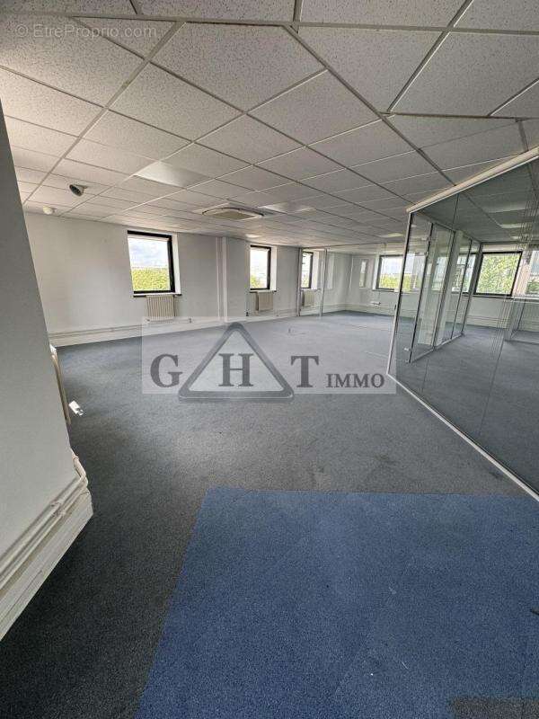 Commerce à SAINT-DENIS